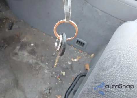 2015 Chevrolet Traverse Ls z USA, uszkodzony, nr VIN 1GNKVFED5FJ233018